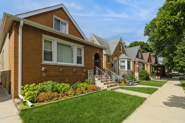 view of front of property with a front yard