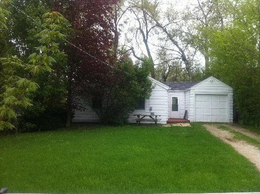 view of yard with a garage