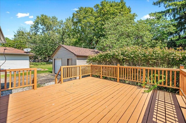 920 S 5th St, Watseka, IL 60970 - wooden deck featuring an outdoor structure