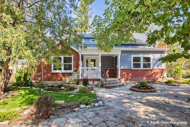 view of front of house with covered porch