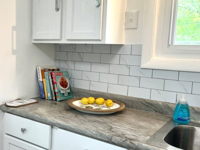 3140 Sherwood Ave, Markham, IL 60428 - kitchen view of white cabinets and backsplash