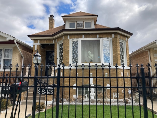 view of front of house featuring a front yard