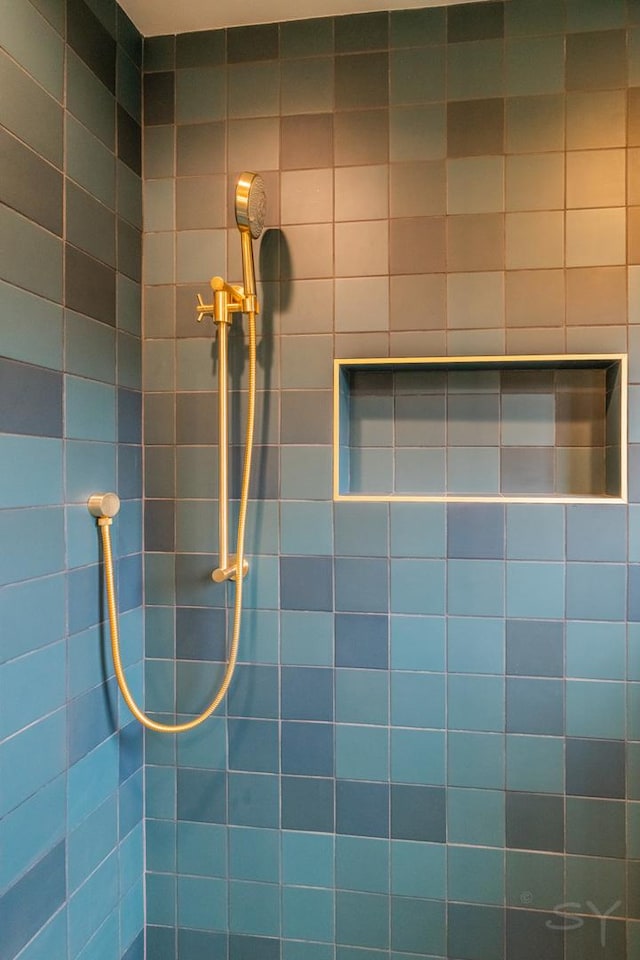 2715 Reese Ave, Evanston, IL 60201 - bathroom view of a tile shower