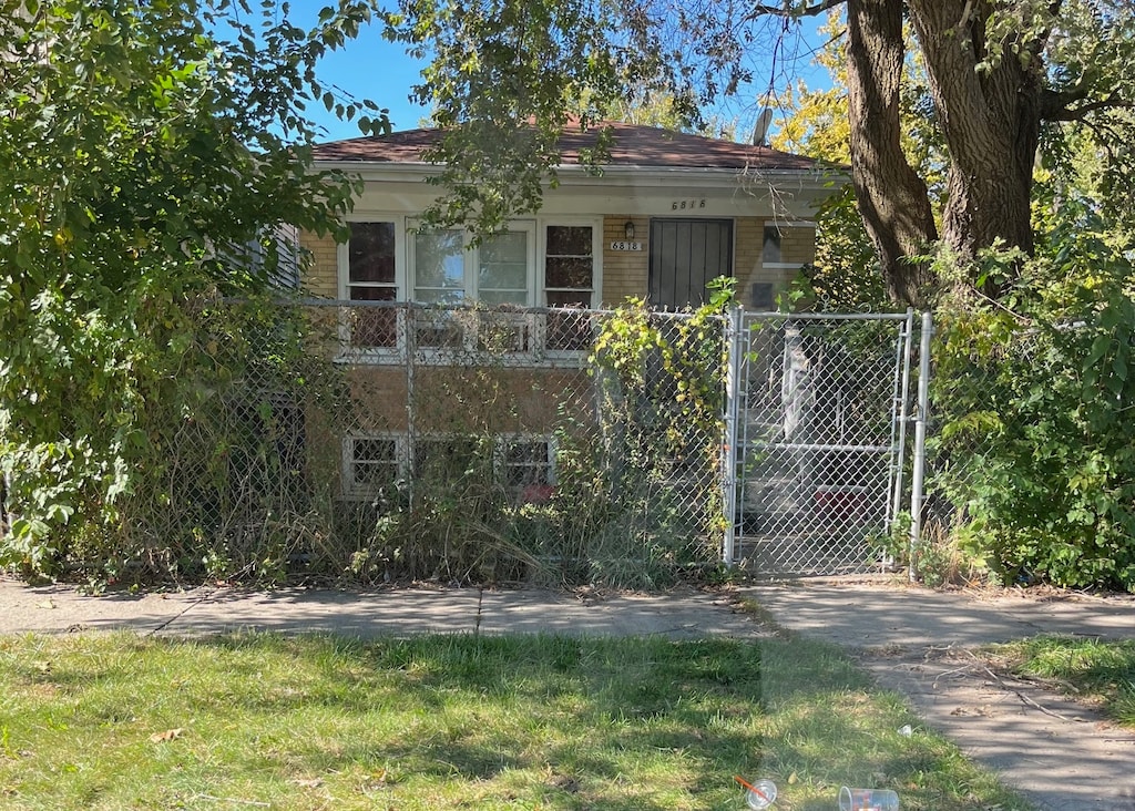 view of front of property