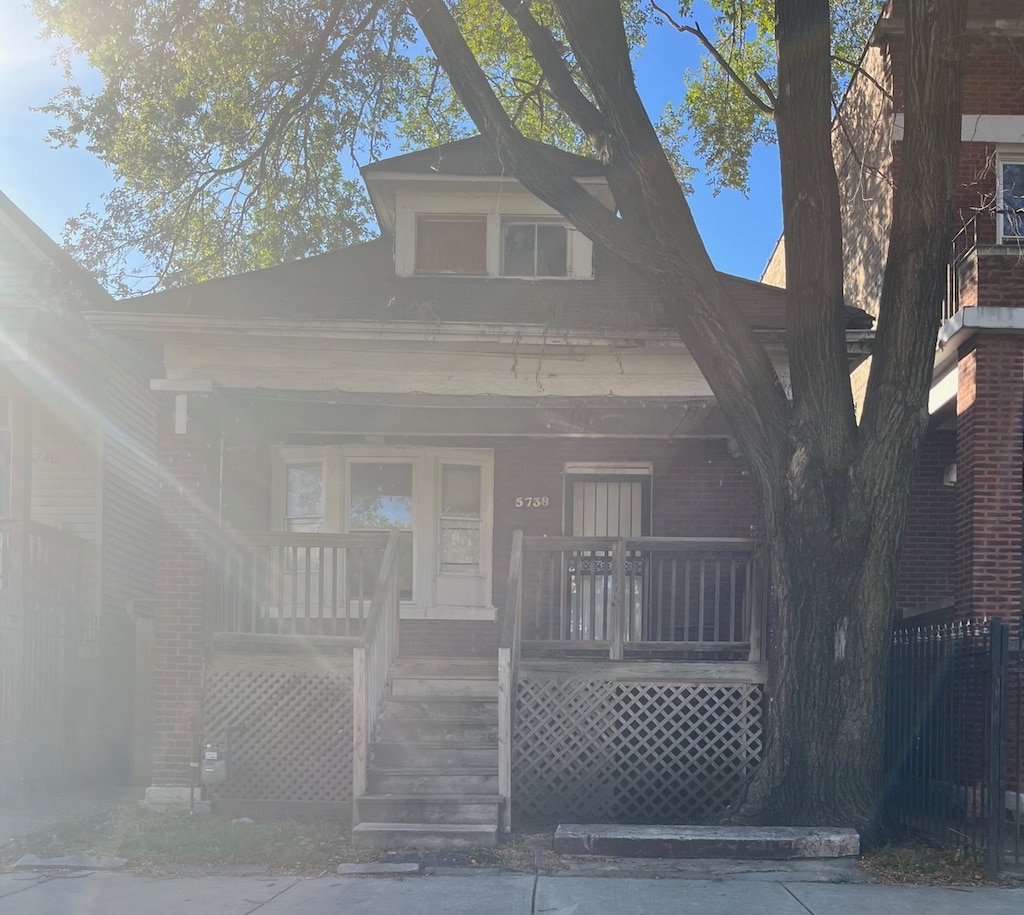 view of front of property with a porch