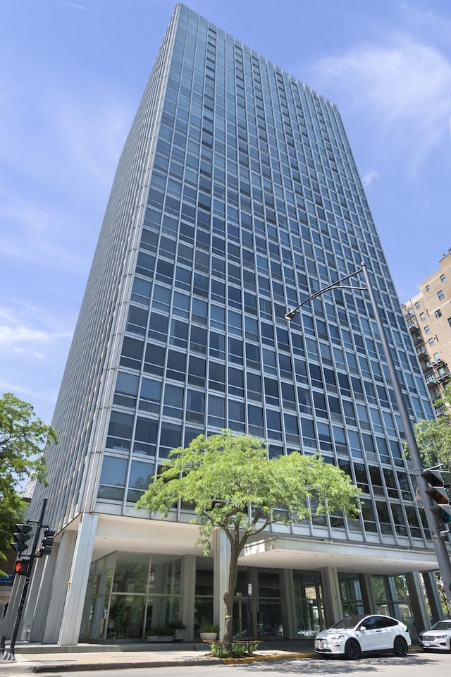 2400 N Lakeview Ave Unit 2501, Chicago, IL 60614 - photo 1
