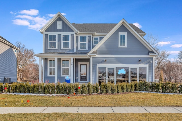 view of front of home featuring a front lawn