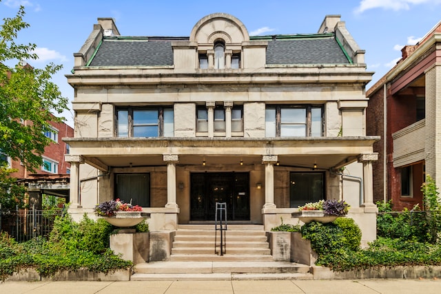 view of front facade featuring a porch