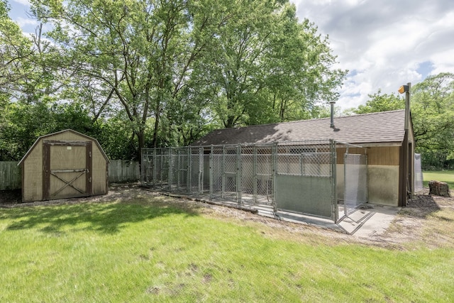 view of yard with a shed