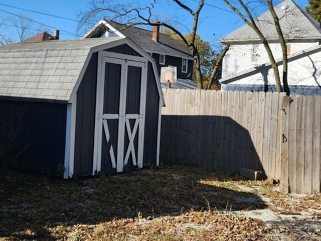 view of outbuilding