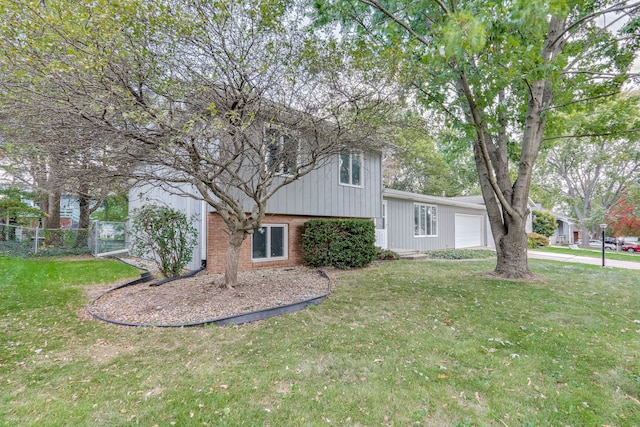 view of front of home with a front lawn