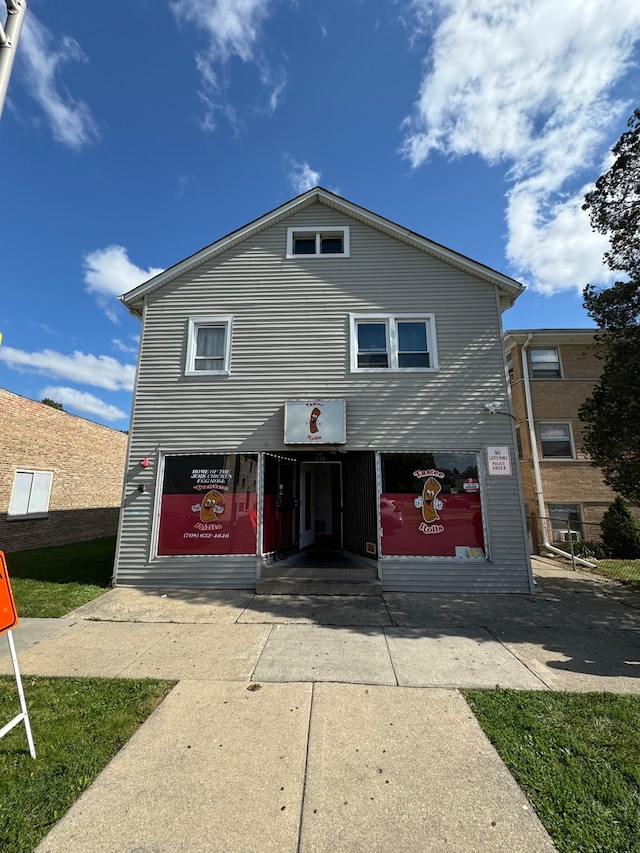 view of front of house