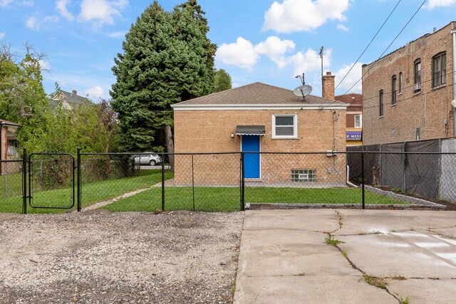 exterior space featuring a yard