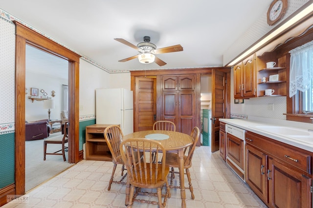 dining area featuring ceiling fan