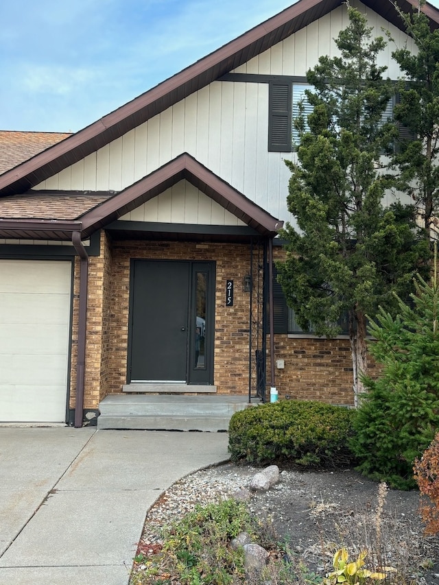 view of front of home featuring a garage