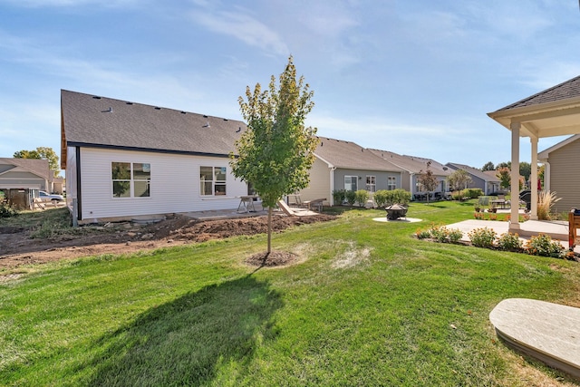 view of yard with a patio area