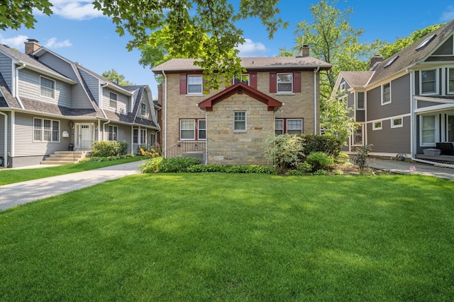 view of front of house featuring a front yard