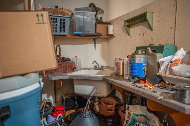 802 Union Rd, Harmon, IL 61042 - storage with a sink