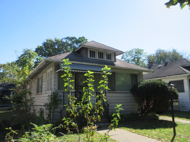 view of front facade