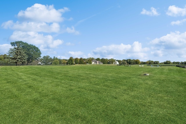 view of yard featuring a rural view