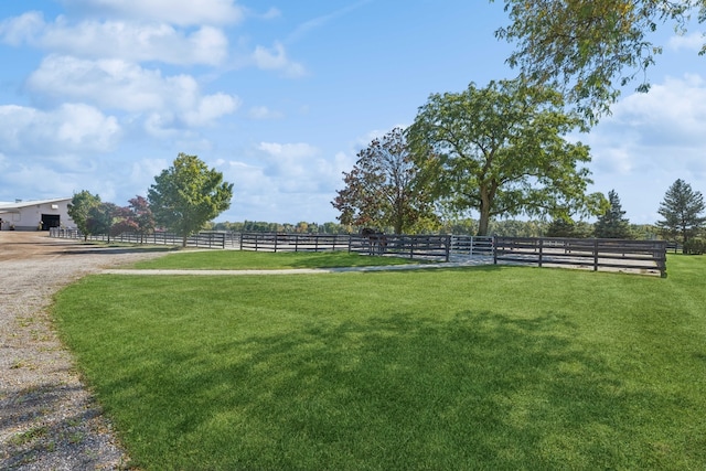 view of yard featuring a rural view