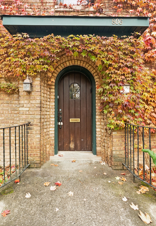 view of exterior entry