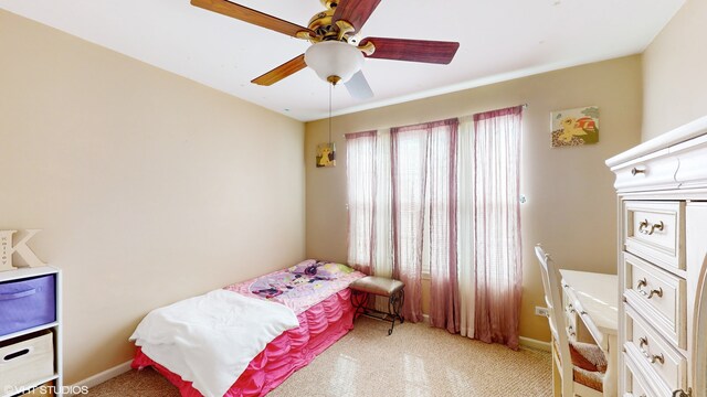 bedroom with ceiling fan