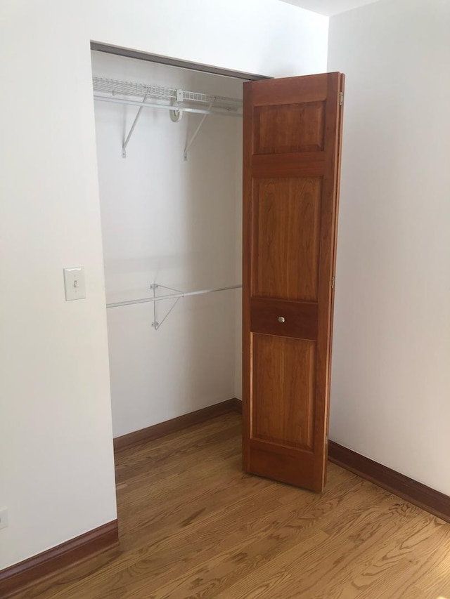 512 W Barry Ave Unit 201, Chicago, IL 60657 - view of closet