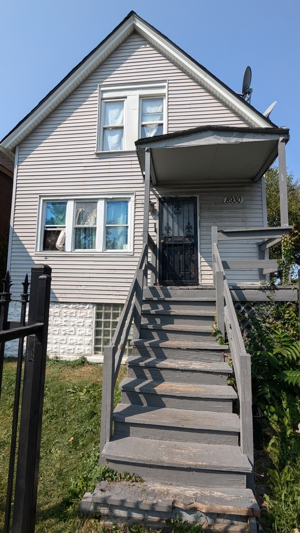 view of front of home