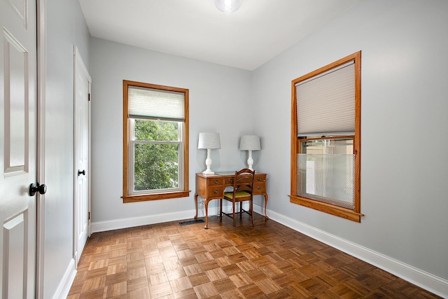26811 S Kankakee St, Manhattan, IL 60442 - sitting room with baseboards