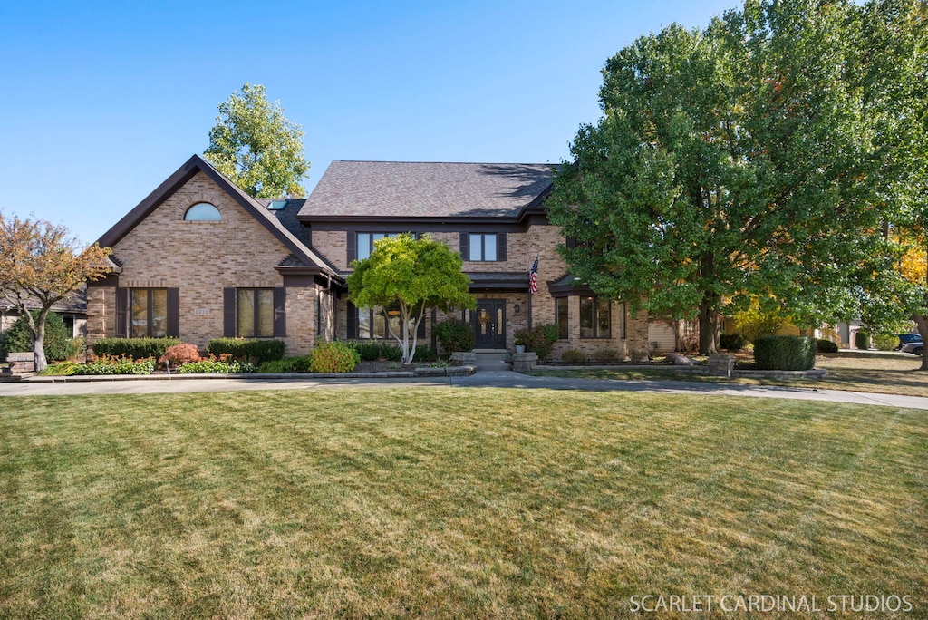 view of front of house with a front yard