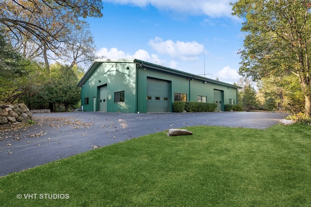 exterior space featuring a yard