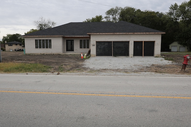 view of front facade with a garage