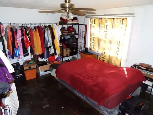 bedroom with ceiling fan