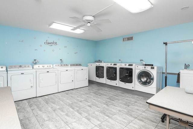 laundry area featuring ceiling fan and independent washer and dryer