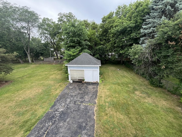 444-446 N View St, Aurora, IL 60506 - view of yard with an outbuilding and a garage