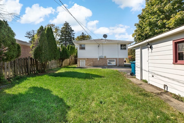 view of yard with a patio area