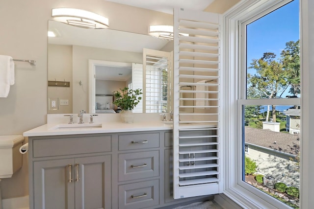 bathroom with vanity