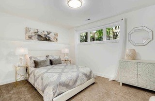 bedroom featuring carpet flooring