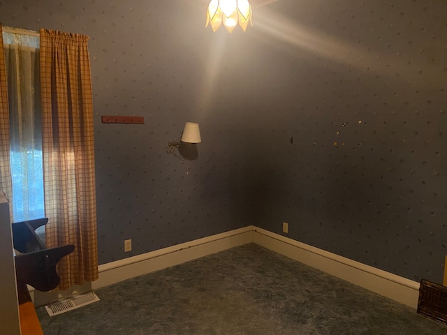 empty room with carpet