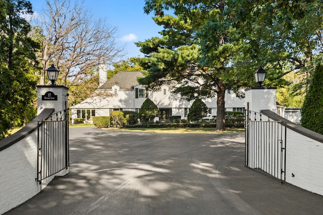 27 Hickory Ln, White Heath, IL 61884 - view of gate