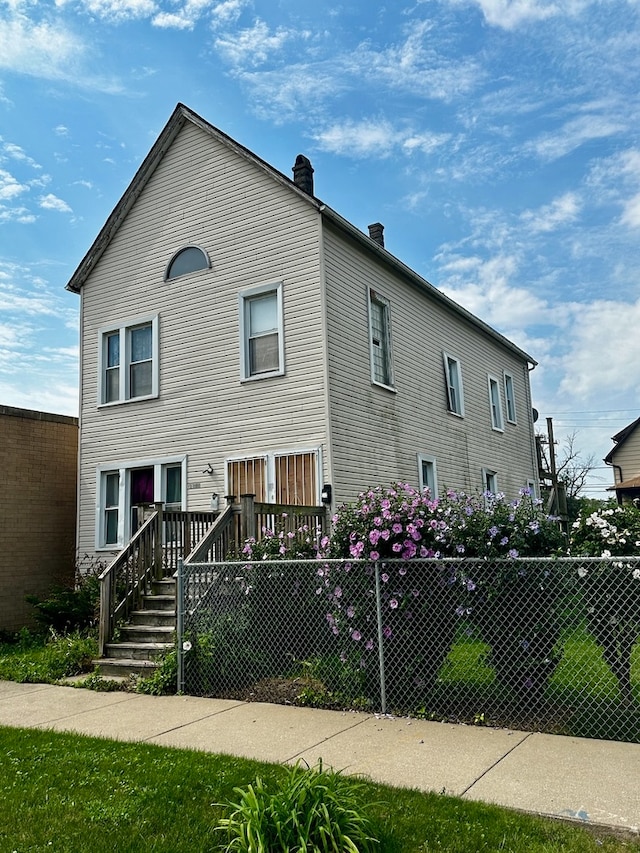 view of front of house