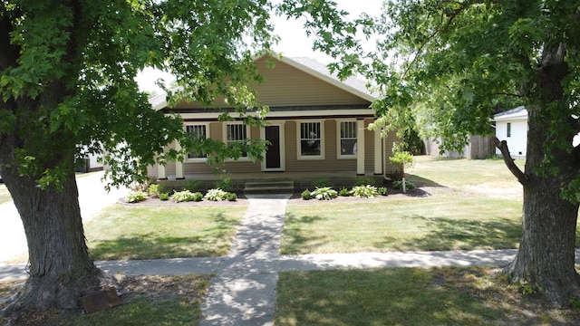 618 S Thomas St, Gilman, IL 60938 - photo 1