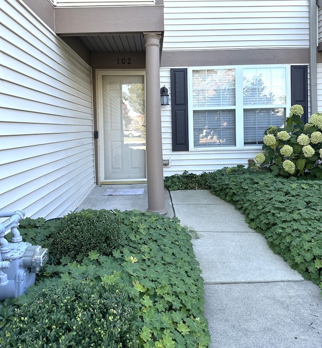 view of property entrance