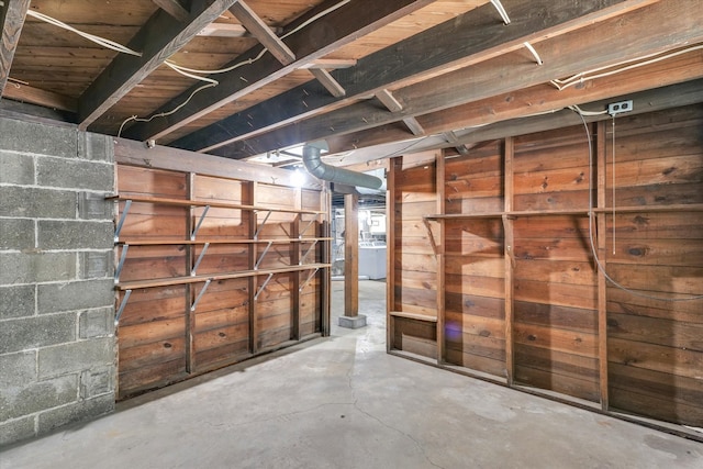 storage area with washer / clothes dryer