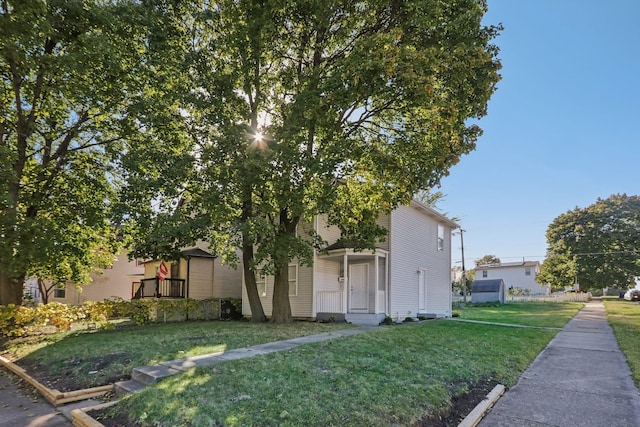 view of front facade with a front lawn