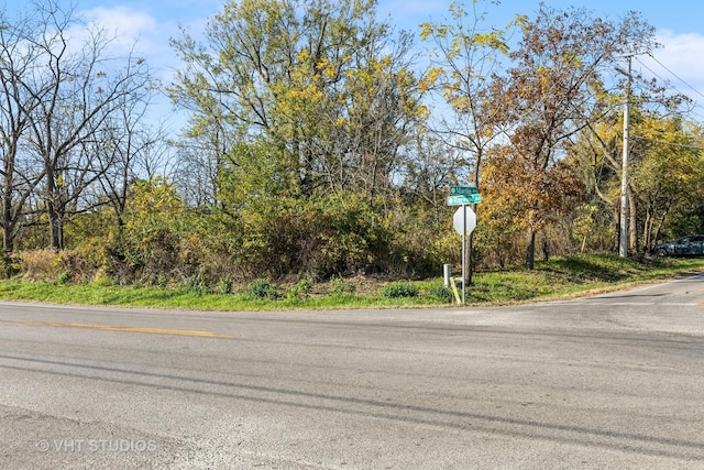 2519 N Ringwood Rd, Mchenry, IL 60050 - photo 2