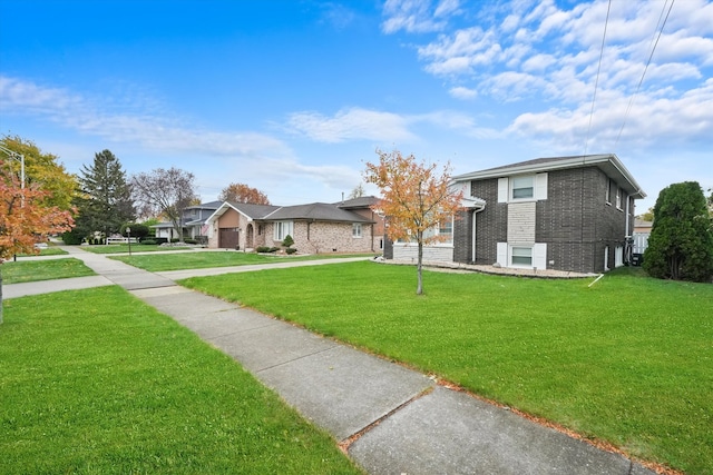 view of front of property with a front yard