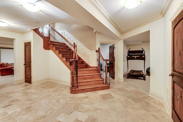 foyer with crown molding