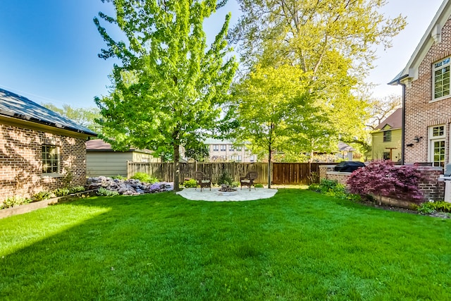 view of yard with a patio area